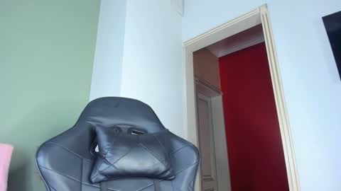 Snapshot of asami_san chatting on 12/21/25, 12:56 Asami online show from 12/21/25, 12:56