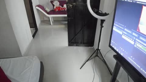 Ash Monroee  online show from 12/14/25, 09:08