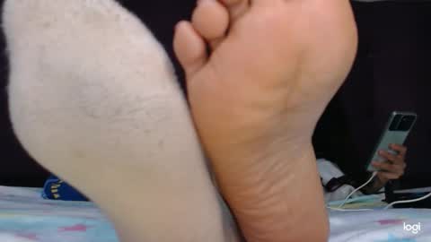 Snapshot of ash_nicefeet chatting on 10/21/25, 03:18 ashley online show from 10/21/25, 03:18