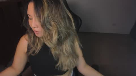 ash_smith1 online show from 04/11/26, 01:54