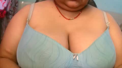 Snapshot of asha3388 chatting on 12/04/25, 04:11 SONI online show from 12/04/25, 04:11