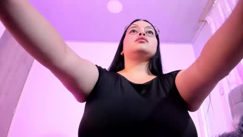 Snapshot of ashanty_vera01 chatting on 02/10/25, 04:30 ashanty_vera01 online show from 02/10/25, 04:30