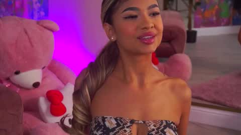 Snapshot of ashayuva chatting on 10/21/25, 10:05 Asha online show from 10/21/25, 10:05