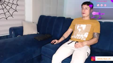 Snapshot of ashely_ryan24 chatting on 10/28/25, 10:45 Ashley And Ryan online show from 10/28/25, 10:45