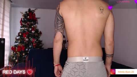 Snapshot of ashely_ryan24 chatting on 11/27/25, 08:44 Ashley And Ryan online show from 11/27/25, 08:44