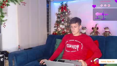 Snapshot of ashely_ryan24 chatting on 12/16/25, 11:32 Ashley And Ryan online show from 12/16/25, 11:32