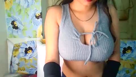 Snapshot of ashi_indian chatting on 12/14/25, 04:40 ashi_indian online show from 12/14/25, 04:40