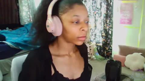 Ashle online show from 01/25/25, 05:19