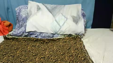 ashlery  online show from 11/23/25, 08:36