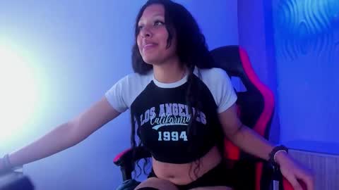 ashley17_ online show from 11/25/25, 08:09