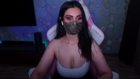   Yasmina   online show from 06/25/26, 05:45