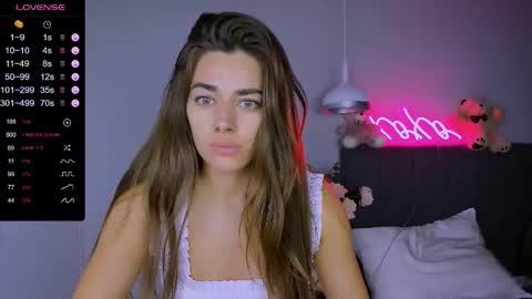 Snapshot of ashley__jess chatting on 11/10/25, 04:28 Ashley online show from 11/10/25, 04:28