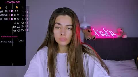 Snapshot of ashley__jess chatting on 11/18/25, 05:06 Ashley online show from 11/18/25, 05:06