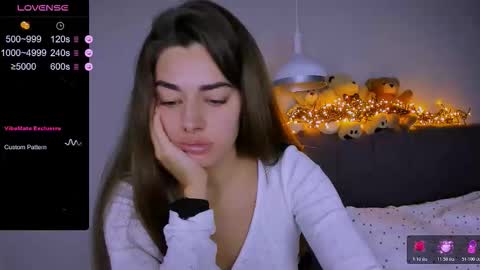 Snapshot of ashley__jess chatting on 12/02/25, 06:47 Ashley online show from 12/02/25, 06:47