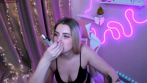 Ashley online show from 03/04/25, 02:38