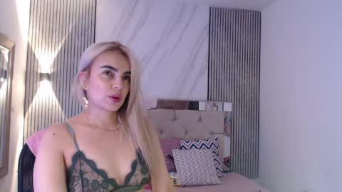 ashley__tylor online show from 04/05/26, 01:36