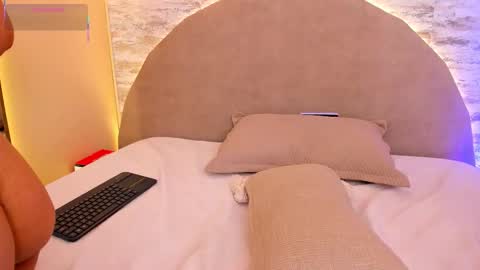 Snapshot of ashley_beaomunt chatting on 02/24/26, 01:31 ashley_beaomunt online show from 02/24/26, 01:31