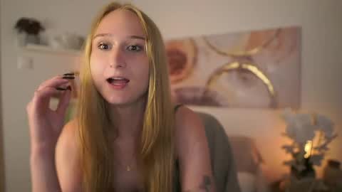 Ashley Cox18 online show from 06/02/26, 09:11