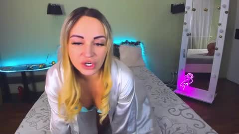 Snapshot of ashley_crashly chatting on 01/10/25, 07:14 Alina online show from 01/10/25, 07:14