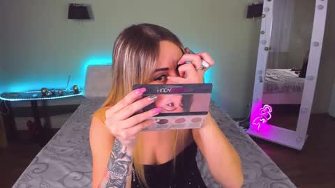 Snapshot of ashley_crashly chatting on 01/31/25, 08:11 Alina online show from 01/31/25, 08:11