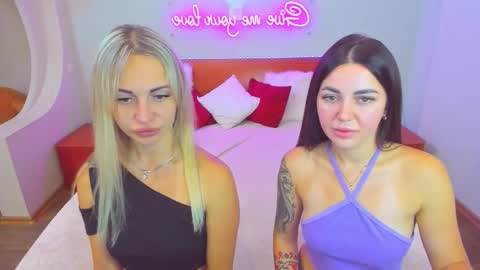 Snapshot of ashley_crashly chatting on 09/22/25, 07:32 Alina online show from 09/22/25, 07:32