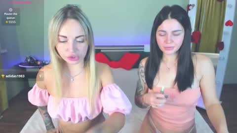 Snapshot of ashley_crashly chatting on 11/06/25, 09:21 Alina online show from 11/06/25, 09:21