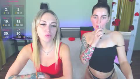 Snapshot of ashley_crashly chatting on 11/14/25, 12:15 Alina online show from 11/14/25, 12:15