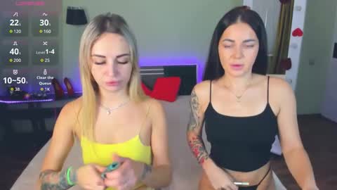 Snapshot of ashley_crashly chatting on 11/21/25, 08:46 Alina online show from 11/21/25, 08:46