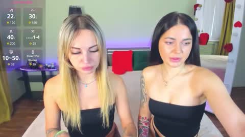 Snapshot of ashley_crashly chatting on 11/25/25, 09:09 Alina online show from 11/25/25, 09:09