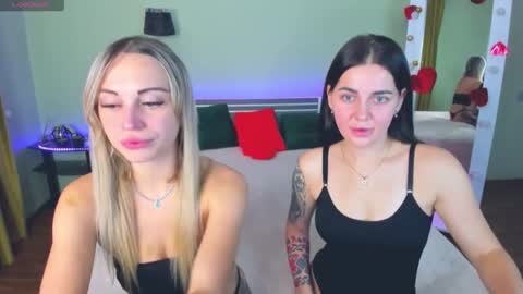 Snapshot of ashley_crashly chatting on 11/28/25, 01:25 Alina online show from 11/28/25, 01:25