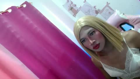 Snapshot of ashley_cummer chatting on 05/27/26, 02:52 ashley_cummer online show from 05/27/26, 02:52