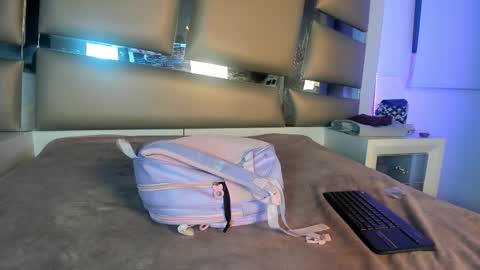 Snapshot of ashley_js chatting on 12/03/25, 06:43 ashley_js online show from 12/03/25, 06:43