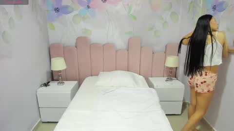 Snapshot of ashley_lee4u chatting on 04/13/26, 01:44 ASHLEY online show from 04/13/26, 01:44