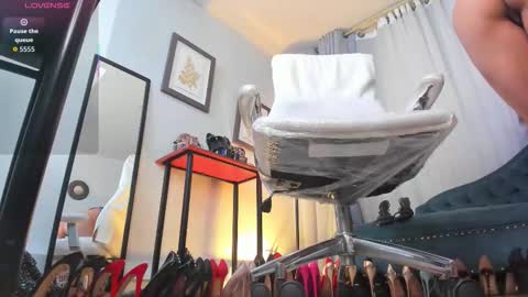 Snapshot of ashley_leon_ chatting on 11/30/25, 09:52 ashley_leon_ online show from 11/30/25, 09:52