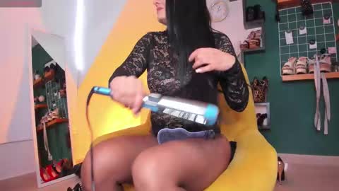 Snapshot of ashley_leon_ chatting on 02/19/26, 02:13 ashley_leon_ online show from 02/19/26, 02:13