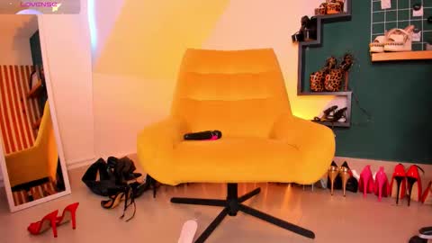 Snapshot of ashley_leon_ chatting on 02/25/26, 02:37 ashley_leon_ online show from 02/25/26, 02:37