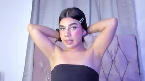 Snapshot of ashley_piinkk chatting on 02/01/25, 11:43 Ashley online show from 02/01/25, 11:43