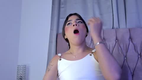 Snapshot of ashley_piinkk chatting on 02/24/25, 06:49 Ashley online show from 02/24/25, 06:49