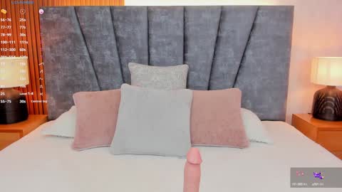 Snapshot of ashley_smith_x chatting on 01/17/25, 10:12 Sara Smith online show from 01/17/25, 10:12