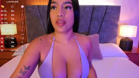 Snapshot of ashley_smith_x chatting on 09/19/25, 07:36 Sara Smith online show from 09/19/25, 07:36