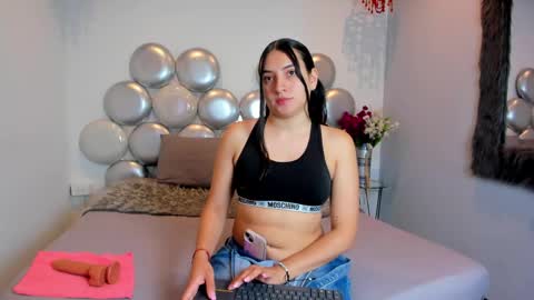 Snapshot of ashley_winterss chatting on 05/13/26, 01:30 ASHLEY online show from 05/13/26, 01:30
