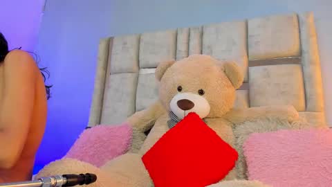 Snapshot of ashleyhiil2 chatting on 09/10/25, 04:56 AshleyHill online show from 09/10/25, 04:56