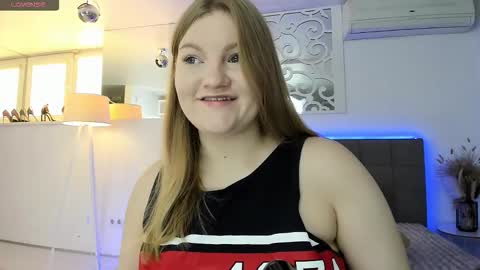 Snapshot of ashleyjonse chatting on 10/19/25, 04:57 AshleyJonse online show from 10/19/25, 04:57