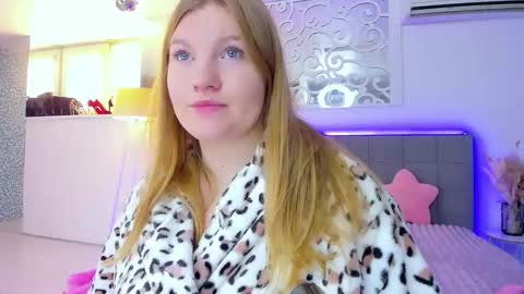 Snapshot of ashleyjonse chatting on 11/04/25, 06:01 AshleyJonse online show from 11/04/25, 06:01