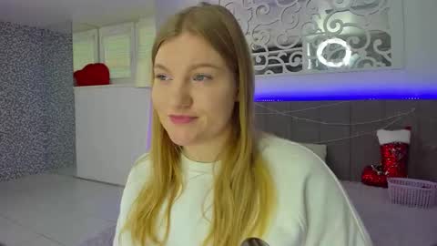 Snapshot of ashleyjonse chatting on 12/16/25, 06:18 AshleyJonse online show from 12/16/25, 06:18