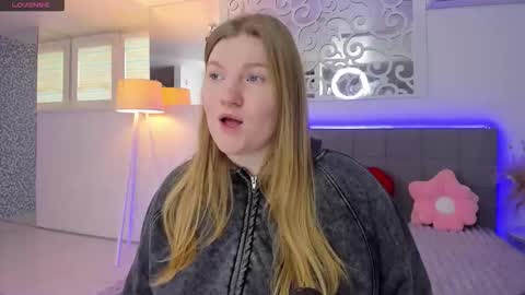 Snapshot of ashleyjonse chatting on 02/15/26, 06:21 AshleyJonse online show from 02/15/26, 06:21