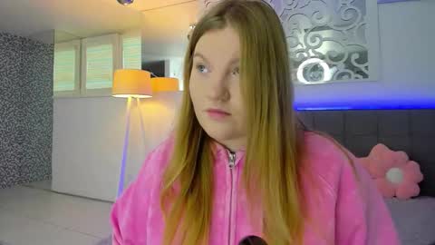 Snapshot of ashleyjonse chatting on 02/18/26, 05:58 AshleyJonse online show from 02/18/26, 05:58