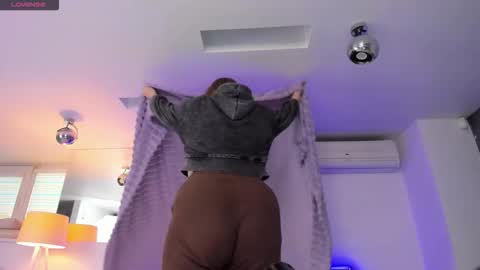 Snapshot of ashleyjonse chatting on 02/19/26, 06:42 AshleyJonse online show from 02/19/26, 06:42