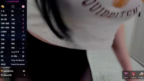 Snapshot of ashleyknightt chatting on 10/04/25, 01:36 Ashley knight online show from 10/04/25, 01:36