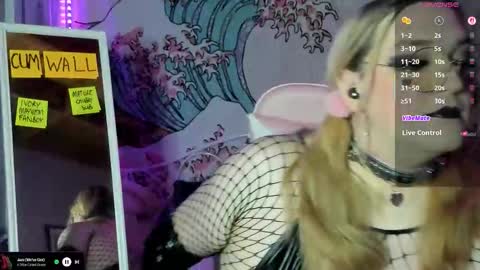 Snapshot of ashleyqt_aus chatting on 10/14/25, 10:16 AshleyQT online show from 10/14/25, 10:16